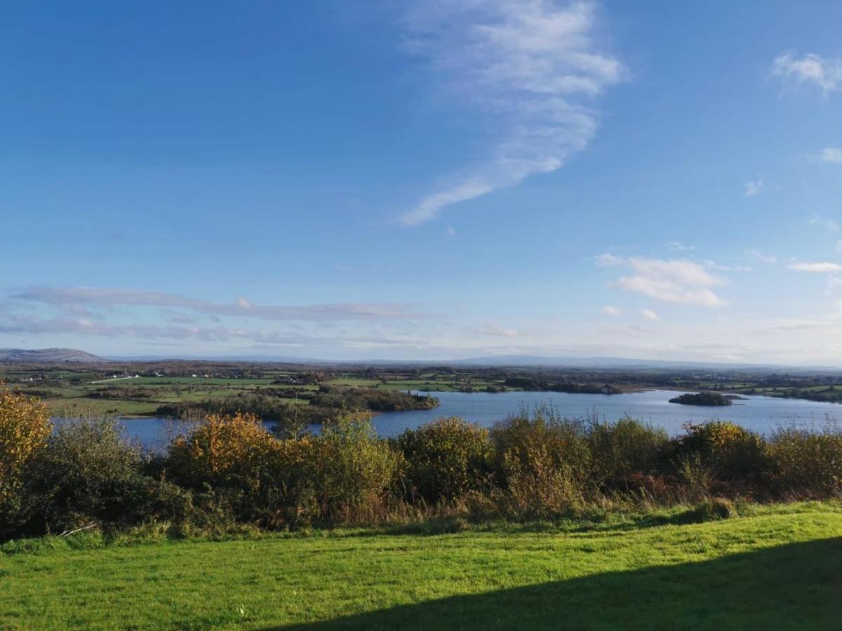 Corofin Lake Cottages Eksteriør bilde