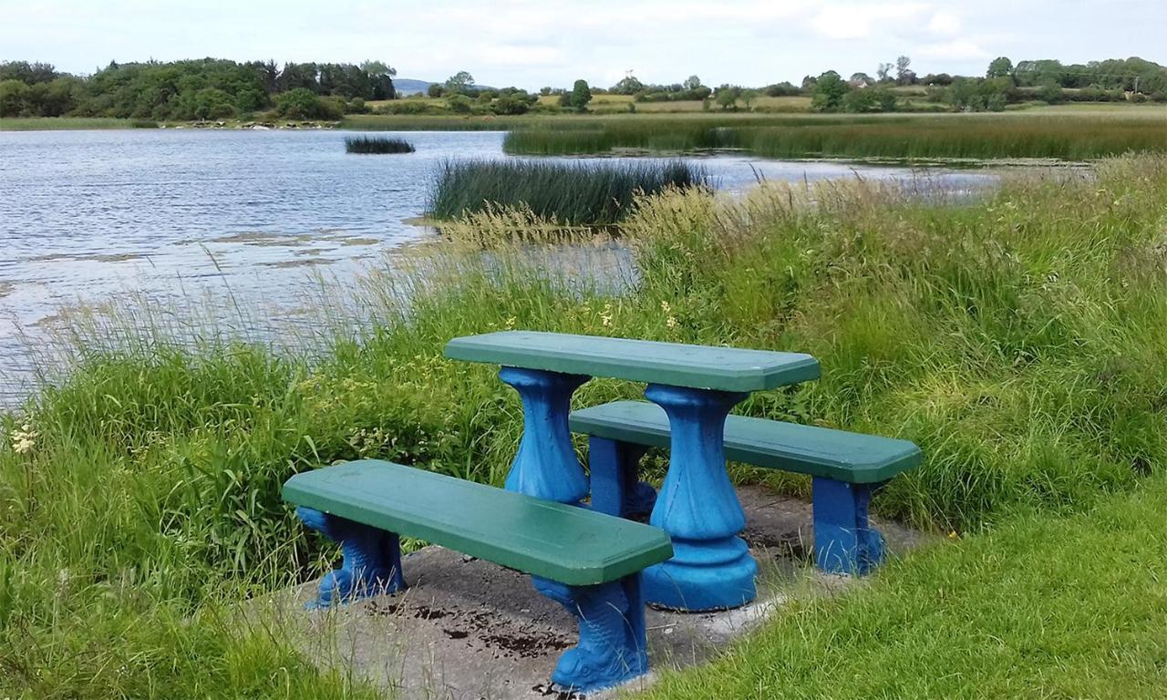 Corofin Lake Cottages Eksteriør bilde